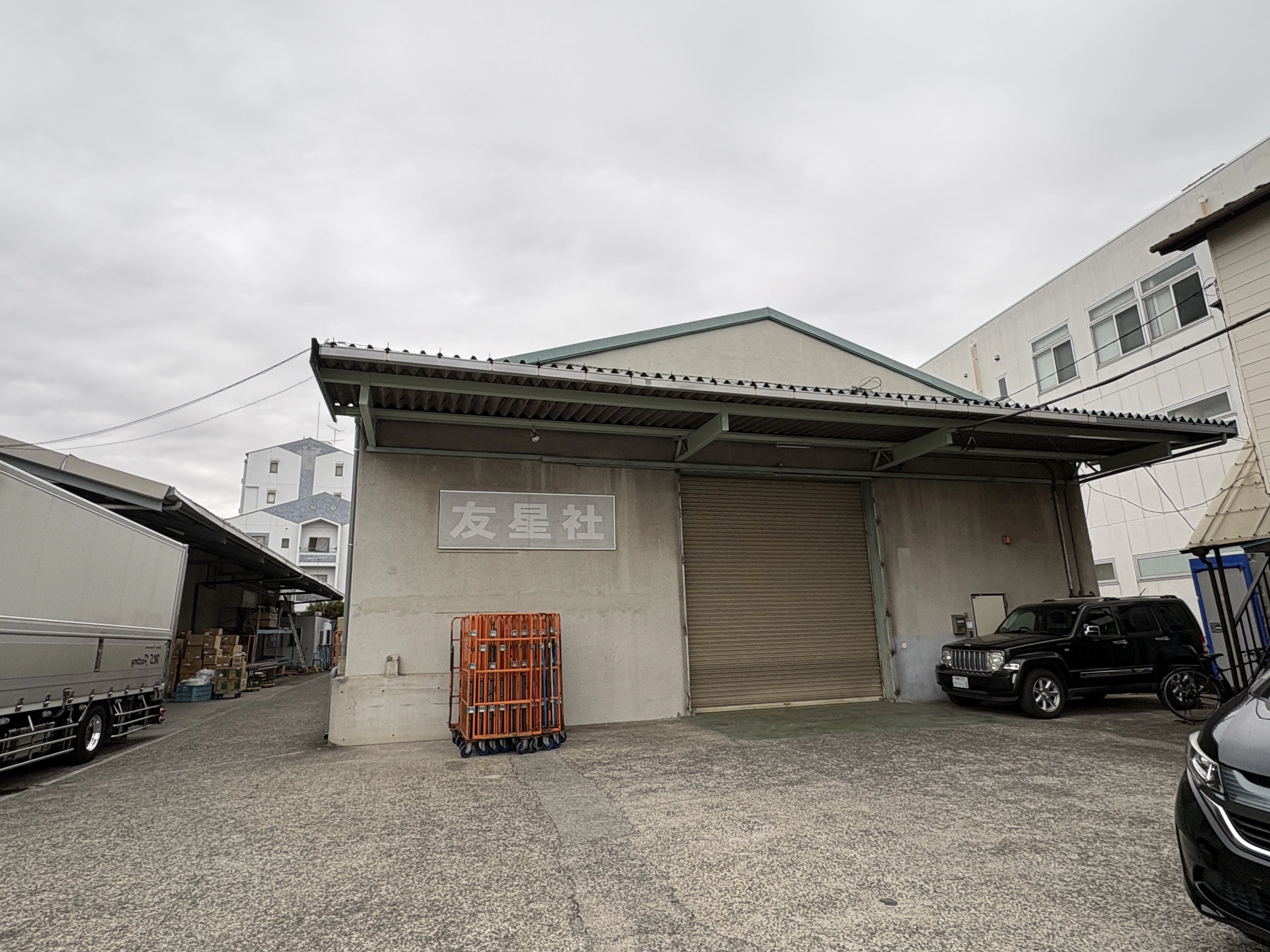 埼玉県朝霞市三原の倉庫